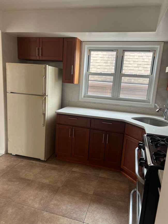 10140 104th St
