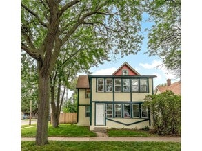 Building Photo - 2302 6th St NE