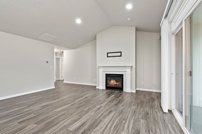 Building Photo - 16917 E Knox Ln