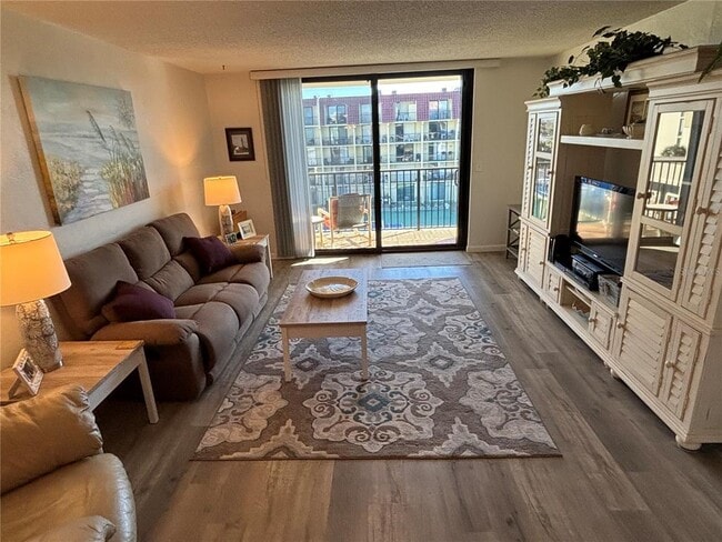 Foto del edificio - 1437 N Atlantic Ave