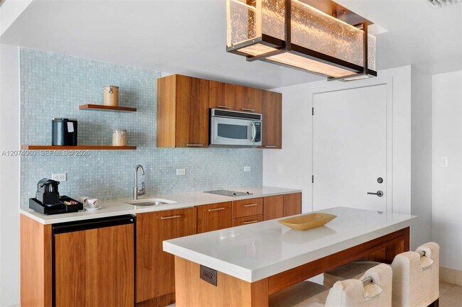 Building Photo - 6801 Collins Ave