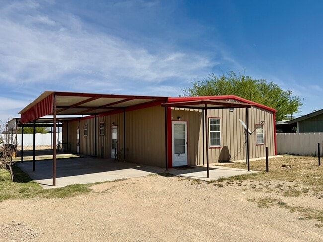 Building Photo - 10240 W Palomino Dr