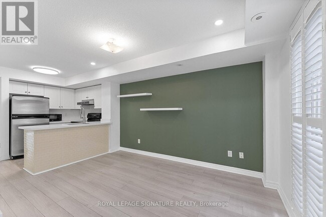 Building Photo - 22 Laidlaw St