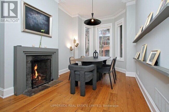 Photo du bâtiment - 153 Collier St