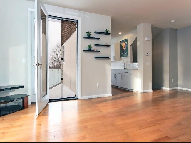 Foto del edificio - 3647 Penn Ave