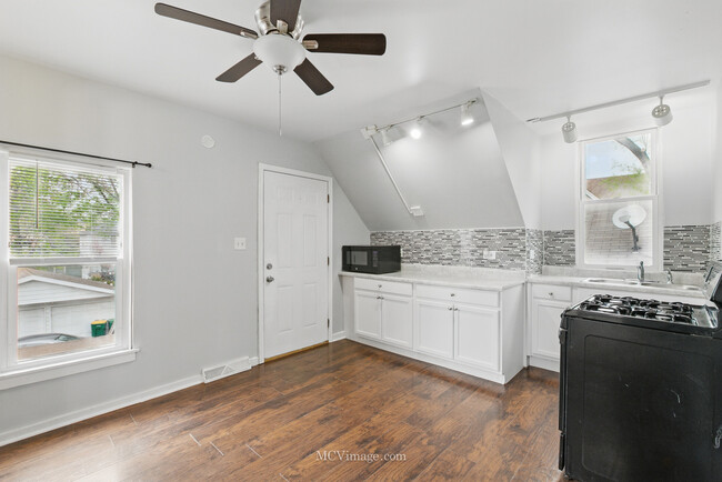 Foto del edificio - 355 N Hickory St