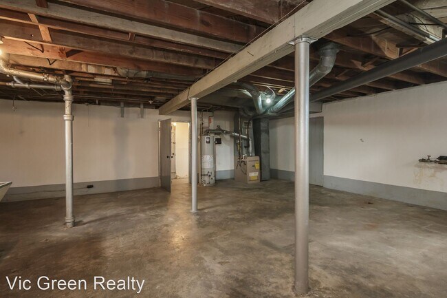 Building Photo - 402 Lewiston Rd