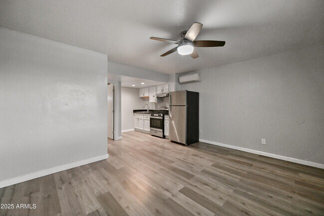 Building Photo - 3025 N 32nd St