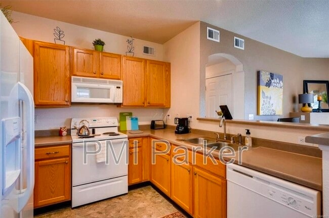 Building Photo - 9369 Amison Cir