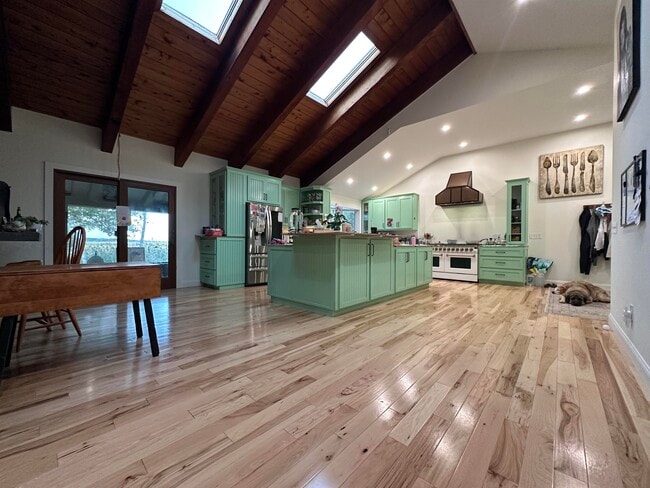 Building Photo - 38 Brimmer Ln