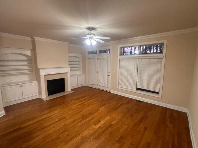 Foto del edificio - 4846 Lamoyne Ln