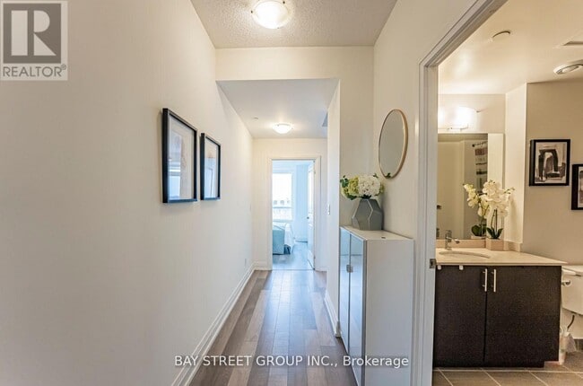 Photo du bâtiment - 7167-7167 Yonge St