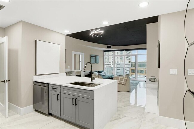 Foto del edificio - 250 Pharr Rd NE