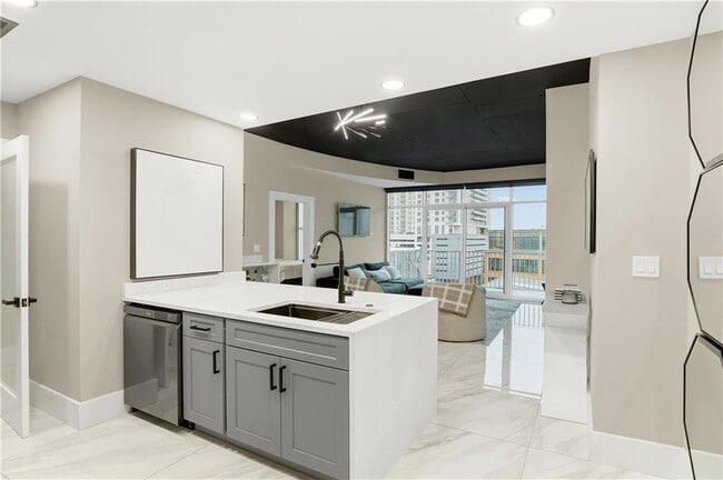 Building Photo - 250 Pharr Rd NE