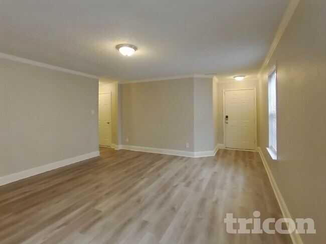 Foto del edificio - 4518 Connaught W Dr