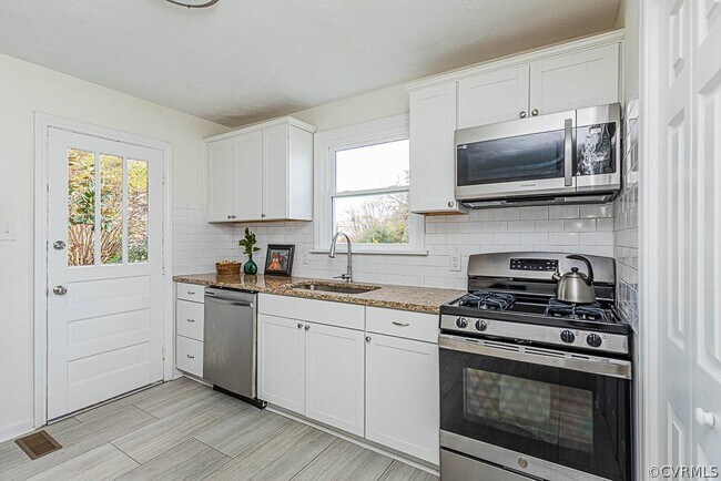 Building Photo - 1424 N 30th St