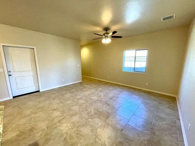 Foto del edificio - 2024 Built 2 Bedroom Home with 2 Car Garage!