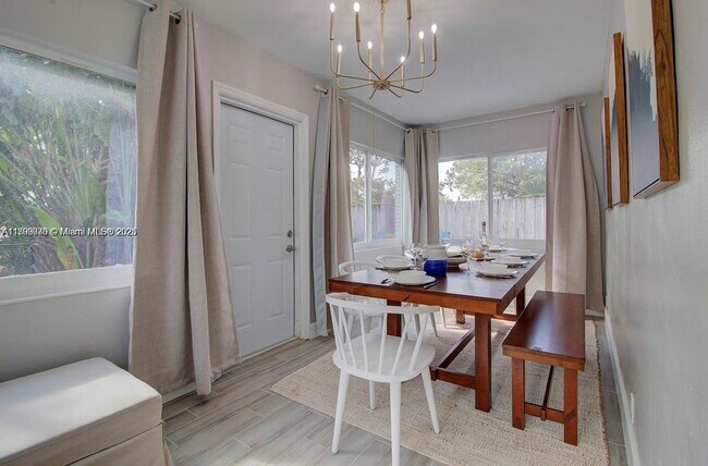 Foto del edificio - 320 SW 11th Ct