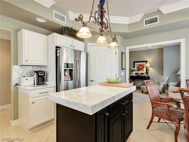 Building Photo - 8138 Saratoga Dr