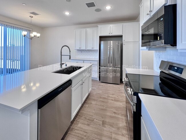 Building Photo - 2065 N Wagon Ln
