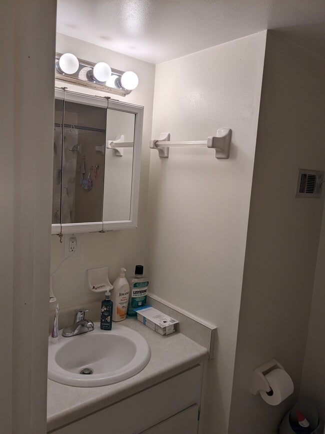 Bathroom - 4214 La Palma Ct