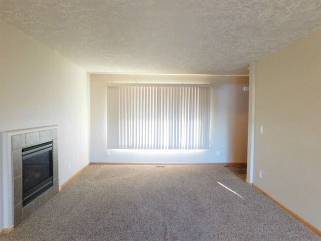 Foto del edificio - 3Bd/2.5Ba Two Story House - Available to V...
