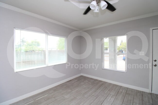 Building Photo - 805 N 10th Ave