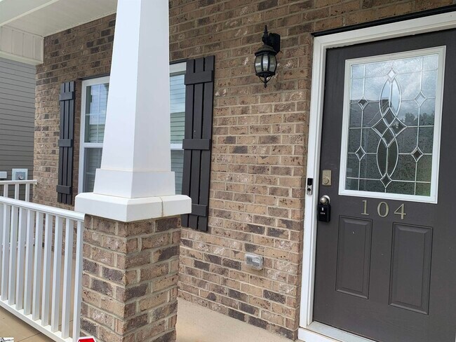 Building Photo - 104 Hartwood Lake Ln
