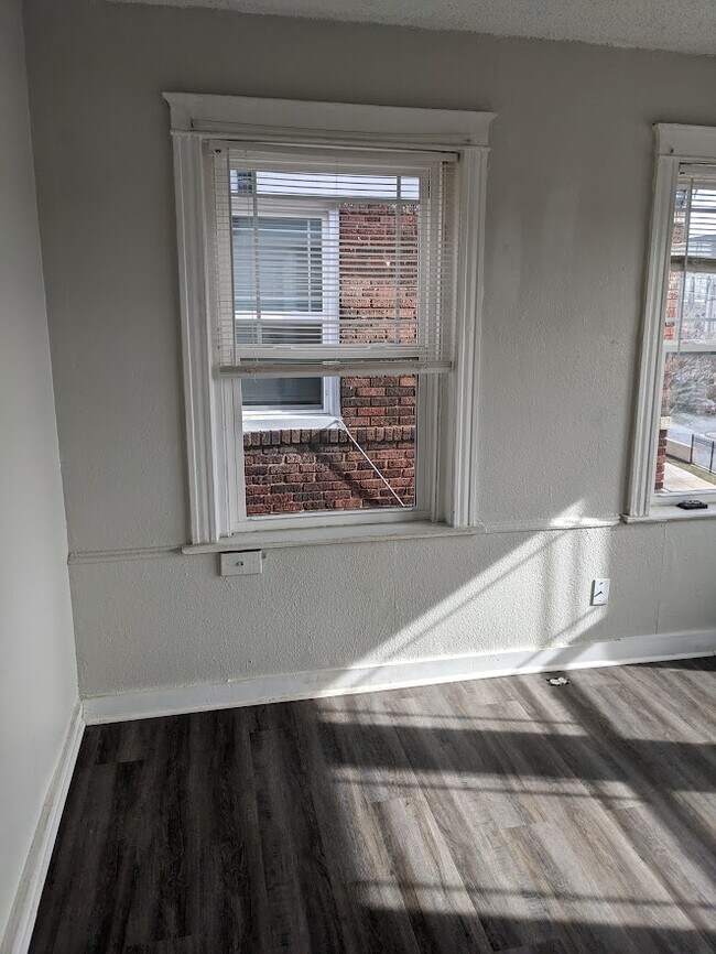 Penn Valley Apartments Apartments at 410 W 33rd St Kansas City, MO