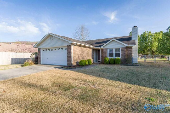 Building Photo - 1004 Brighton Cir SE
