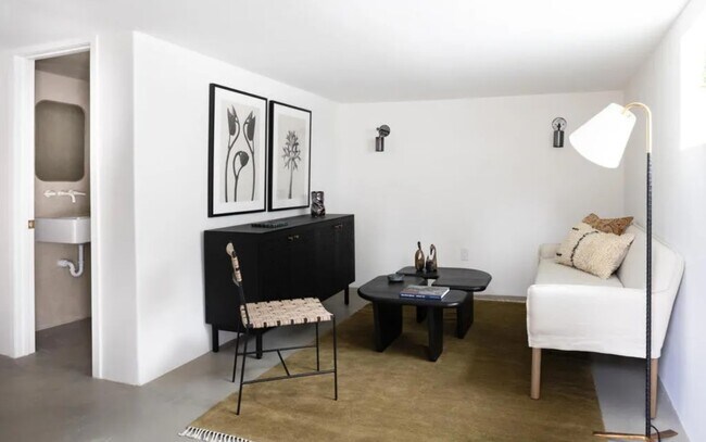Foto del edificio - 5314 Mount Royal Dr