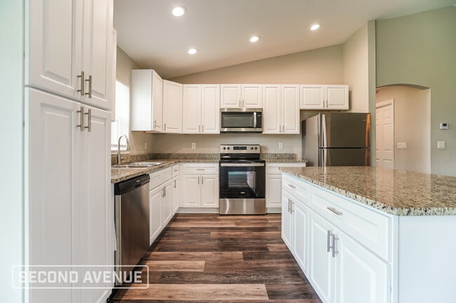 Building Photo - 576 Marion Oaks Manor