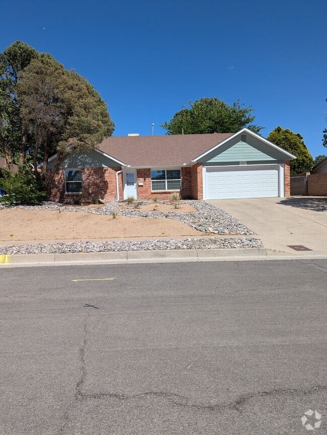 Building Photo - 3804 Sierra Madre Dr NE