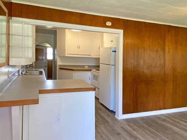 Foto del edificio - Darling One Bedroom House in the Heart of ...