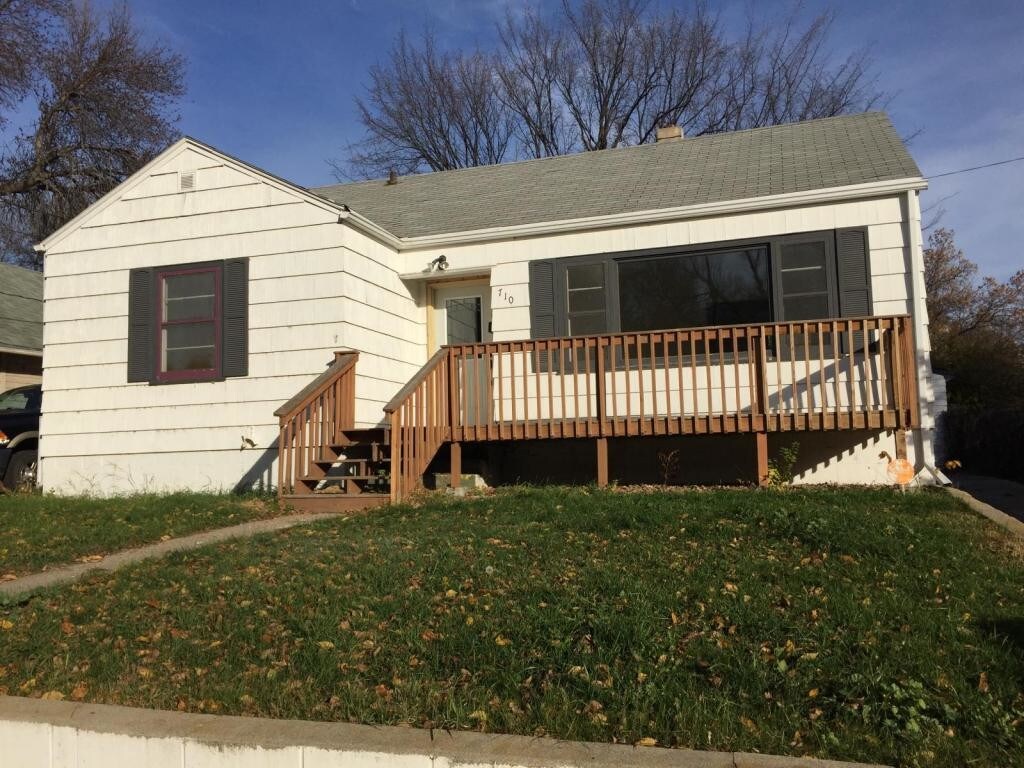 Foto principal - 710 10th St NE