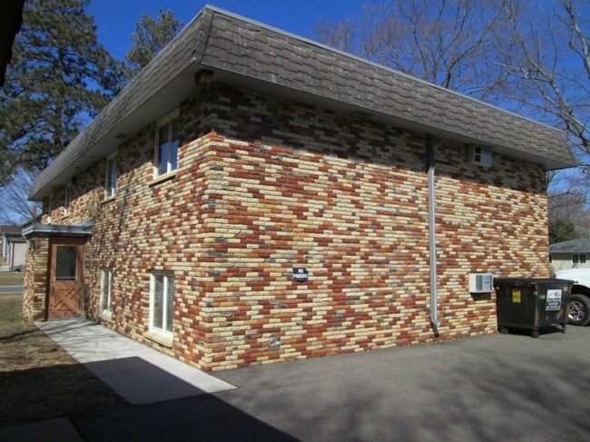 Foto del edificio - 100-108 2nd St SE
