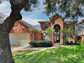 Building Photo - 1120 Sunset Lakes Dr