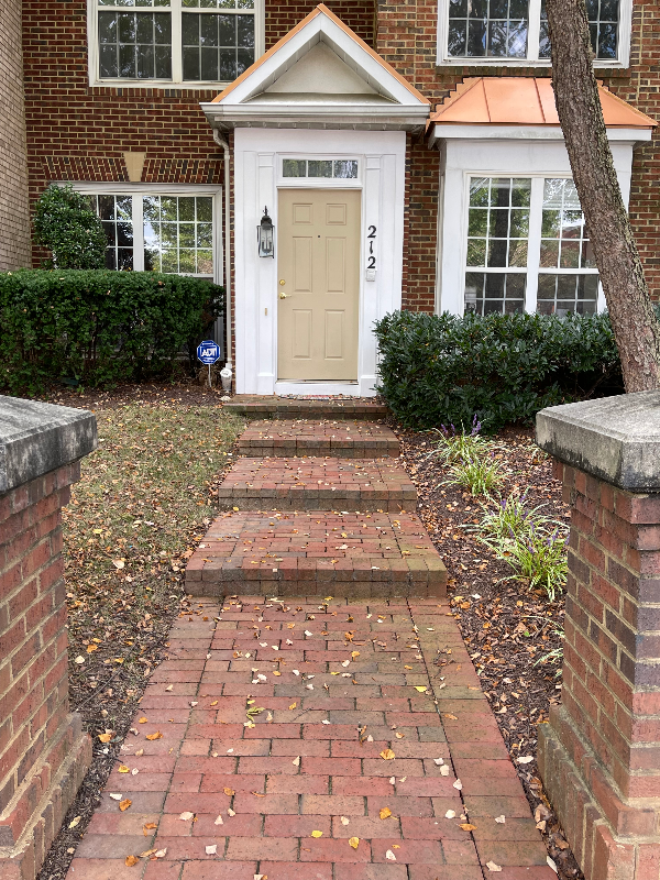 Foto principal - 212 Fallsgrove Blvd