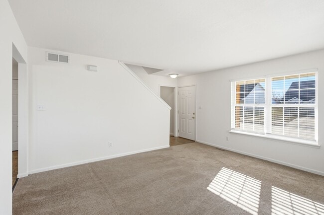 Foto del edificio - 2413-2415-2415 Northampton Dr