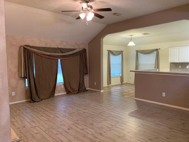 Foto del edificio - 12918 Stratford Mill Ln