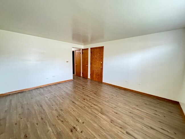 Foto del edificio - 7901 W Grand Ave