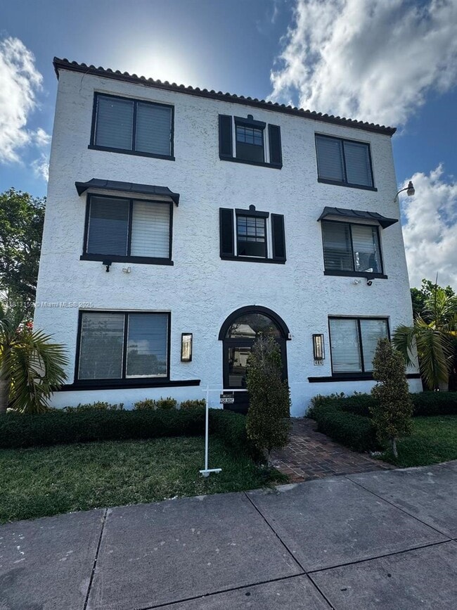 Building Photo - 444 Ponce de Leon Blvd