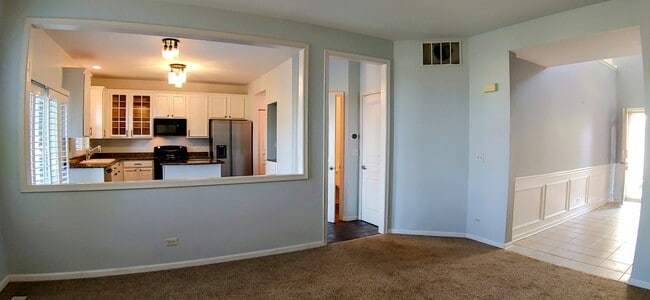 Foto del edificio - 564 Woods Creek Ln