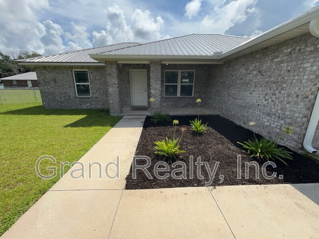 Building Photo - 4004 Roxies Ln