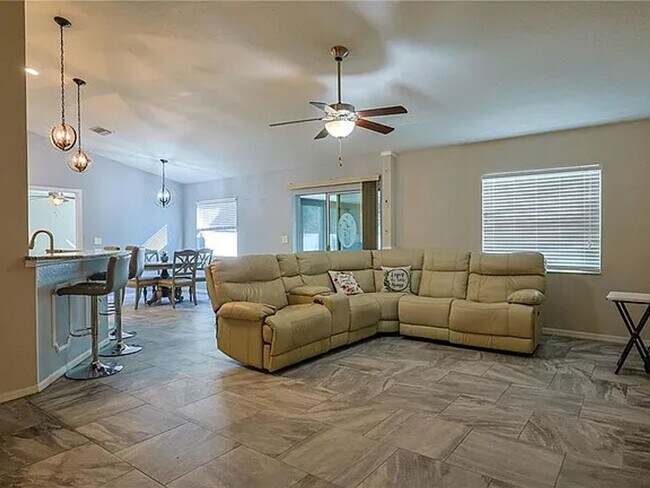 Foto del edificio - Kingsland Country Estates, Move In Ready
