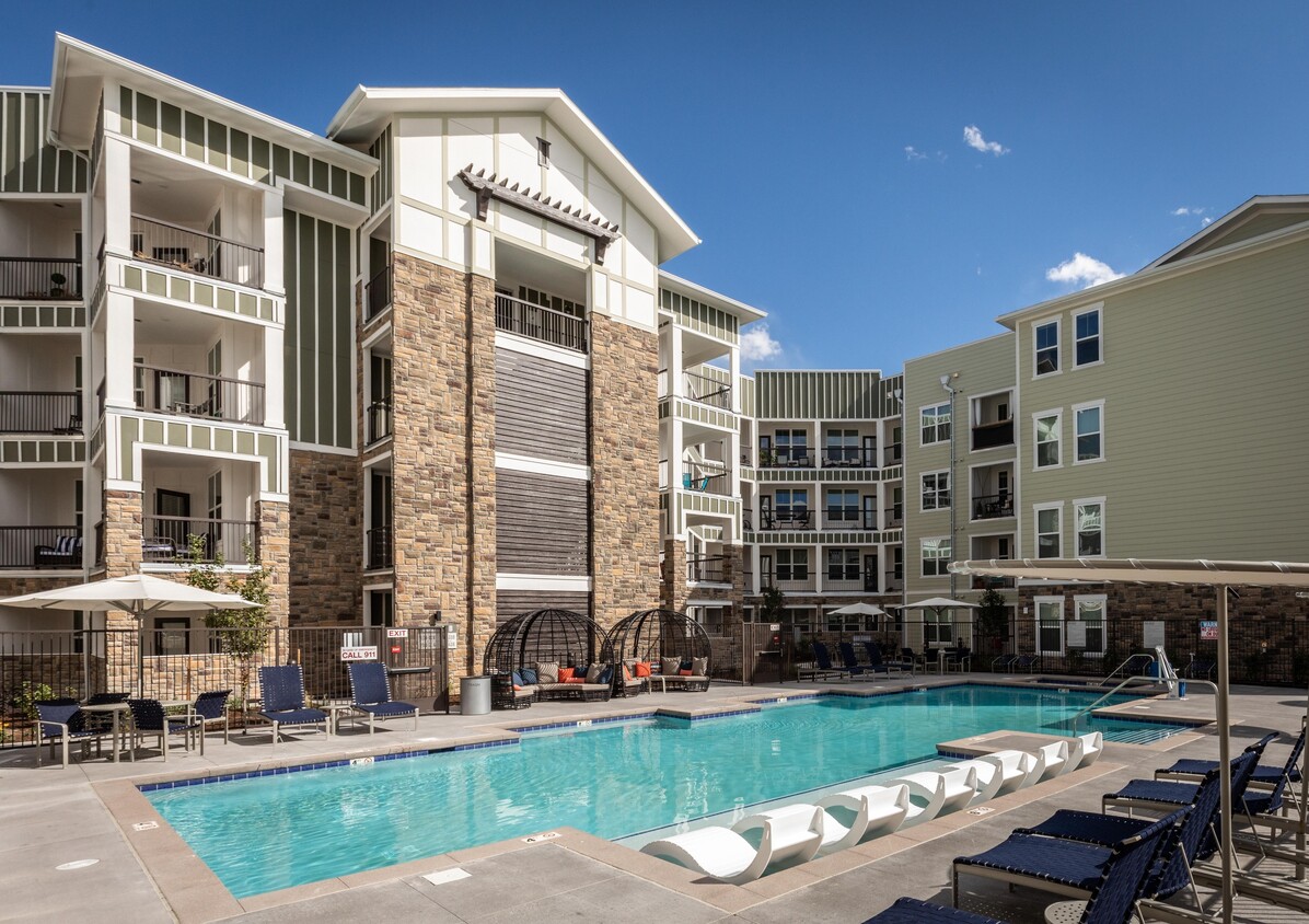 The Lofts at Highlands - Apartments at 1685 Cowles Ave Longmont, CO ...