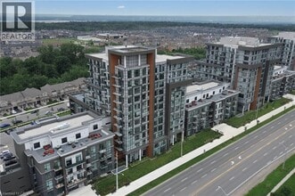 Building Photo - 470 Dundas St E