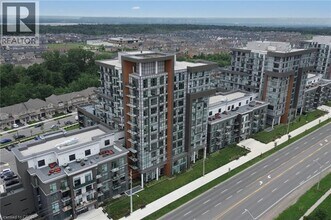 Building Photo - 470 Dundas St E