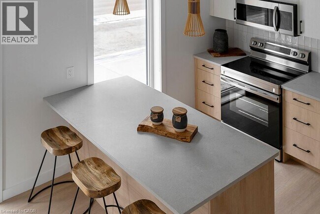 Photo du bâtiment - 15 Cedar St N