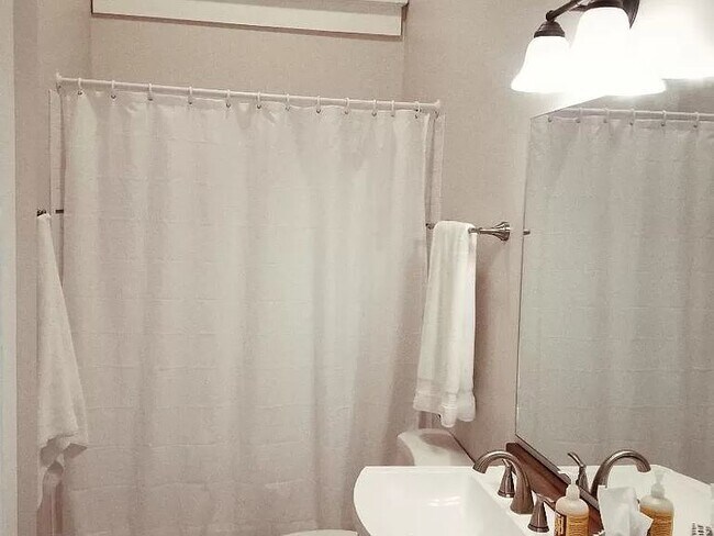 Foto del edificio - Beautiful Apartment available for rent.